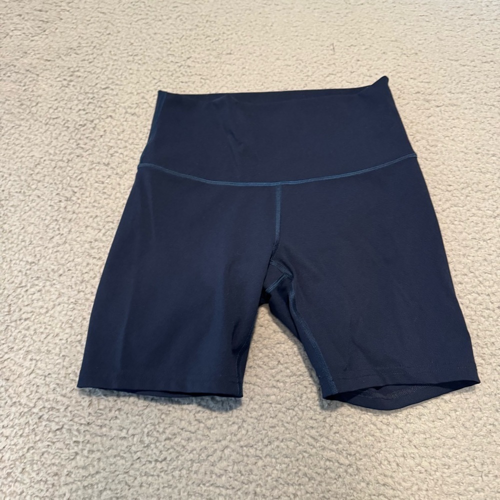 Lululemon Wunder Train High-Rise Short 7" Sz 6 Color Navy Blue